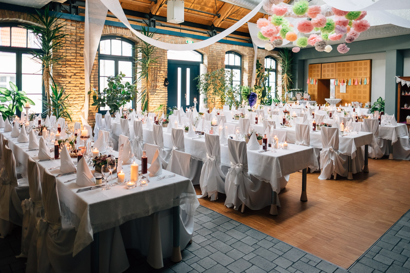 Boho Hochzeit in Waghaeusel Dekoration und Details Gasthaus Einhorn Philippsburg