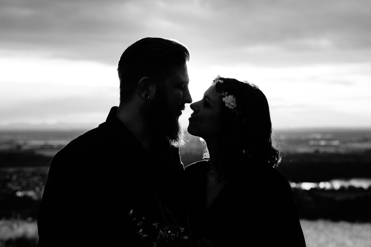 Engagement Shoot Michaelsberg bei Bruchsal Boho Style Sonnenuntergang Romantische Paarfotos